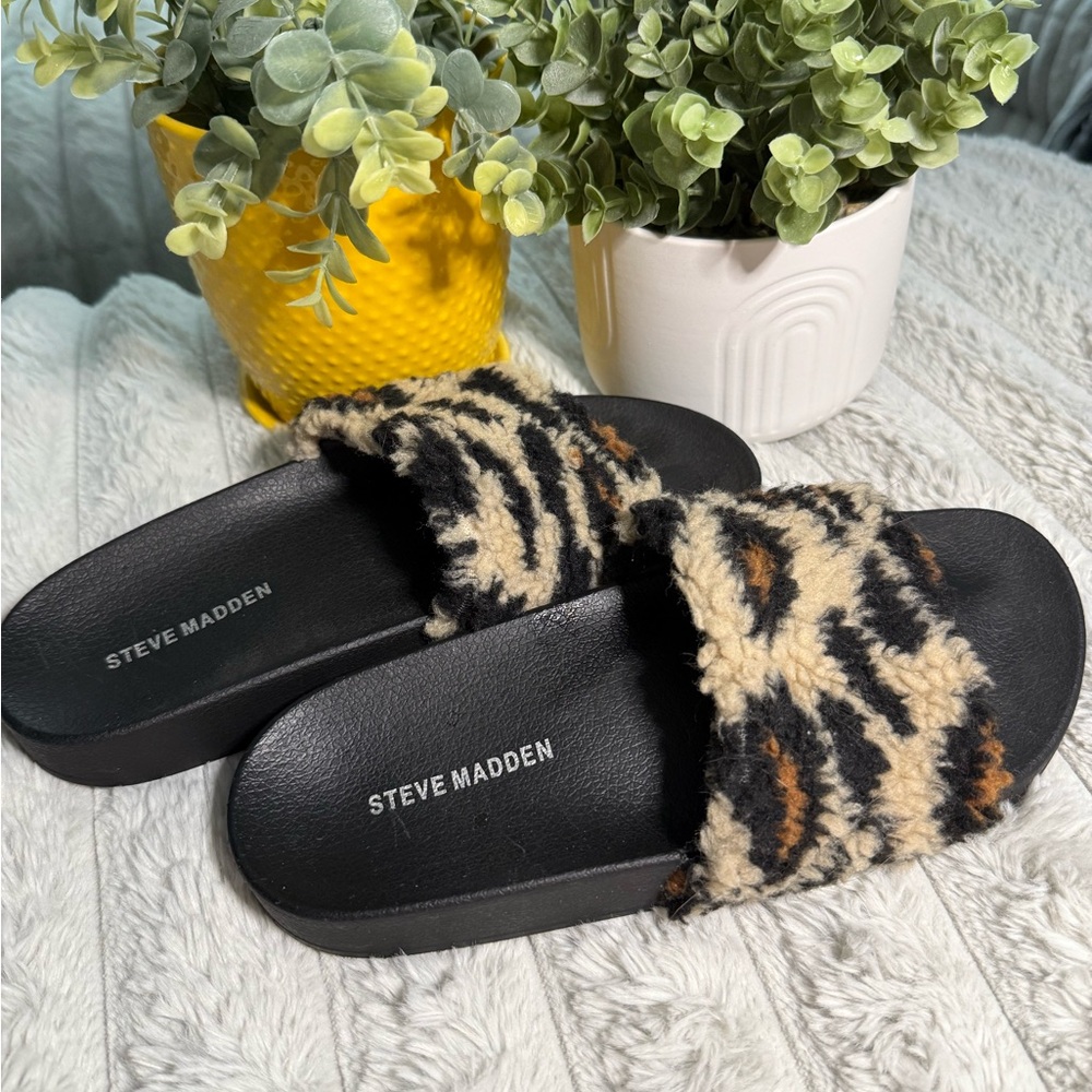 Steve Madden Fuzzy Animal Print Slides